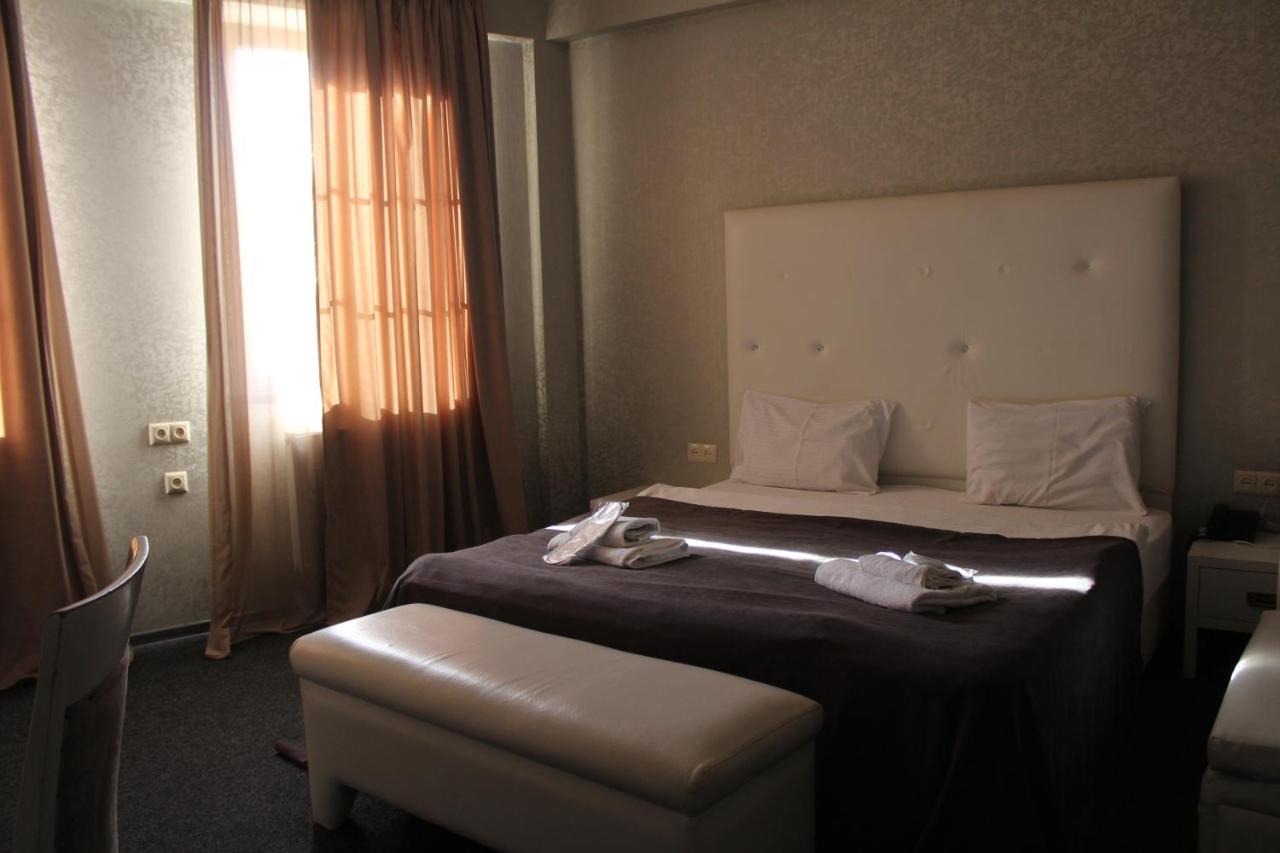 Hotel Plaza Tbilisi Zewnętrze zdjęcie