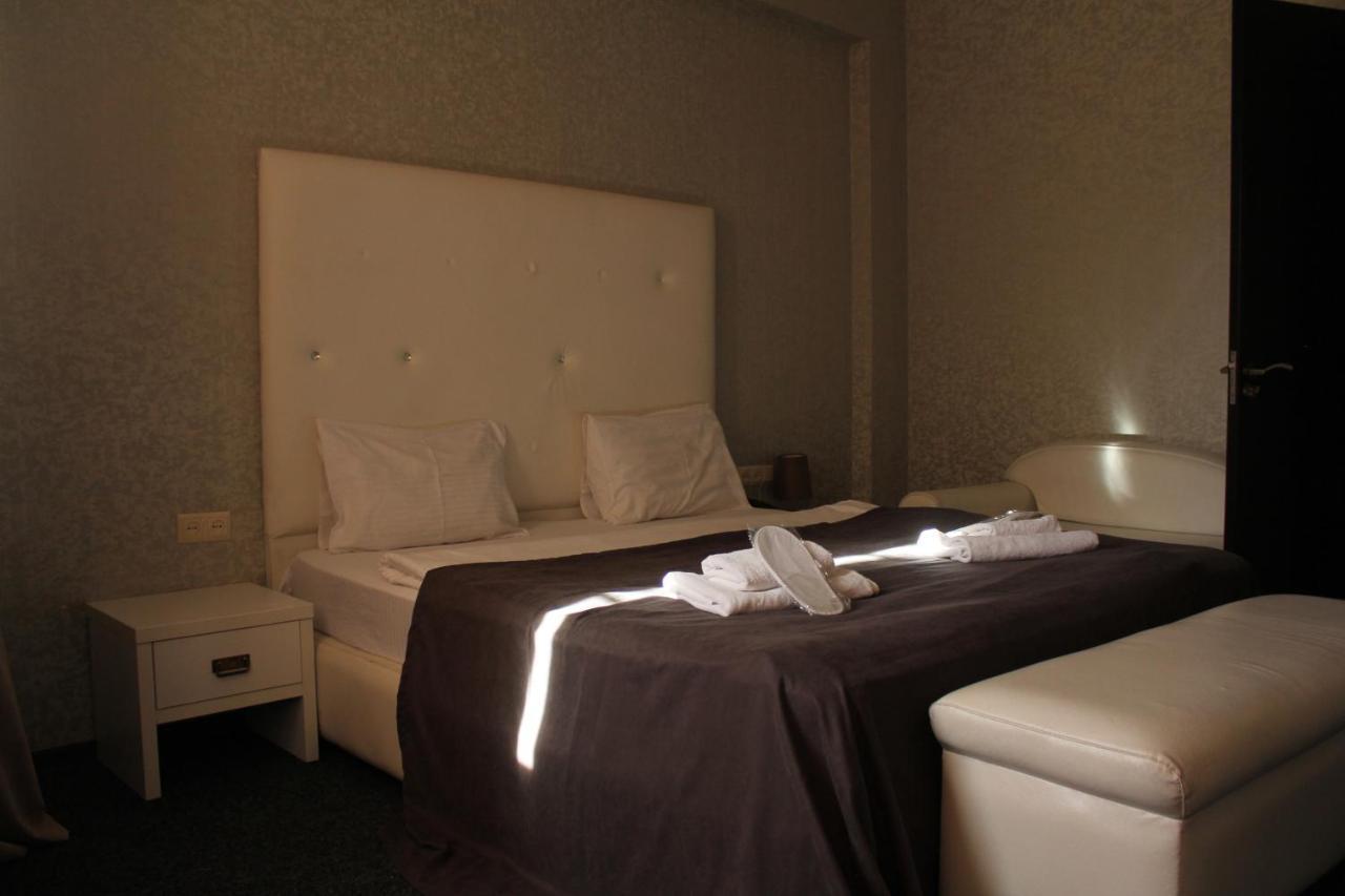 Hotel Plaza Tbilisi Zewnętrze zdjęcie